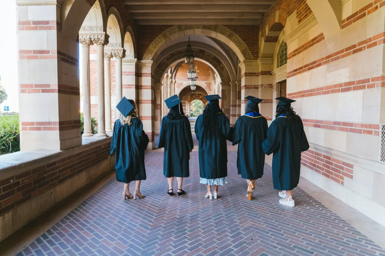Feeling Overwhelmed as a New College Student? Finding Peace in Faith and Community